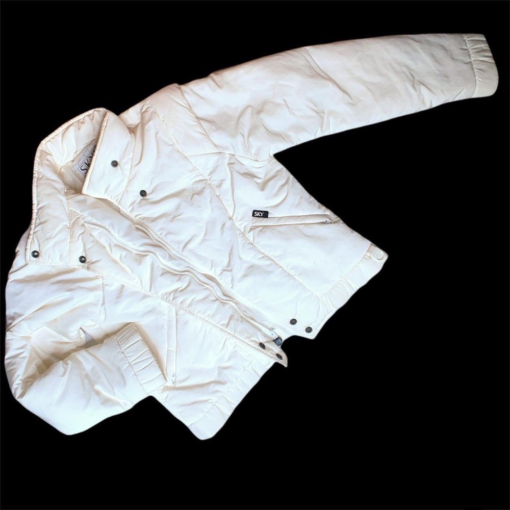 Off White Vintage Puffer Jacket by Skyr